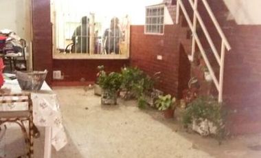 Casa antigua lote propio 8,66 x19 para reciclar