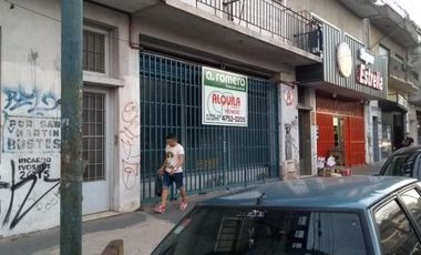 LOCAL CON VIVIENDA y DEPOSITO SOBRE ARTERIA COMERCIAL