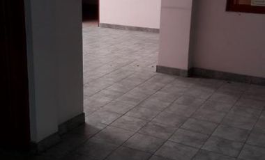 IMPORTANTE INMUEBLE INDUSTRIAL 1900 m2