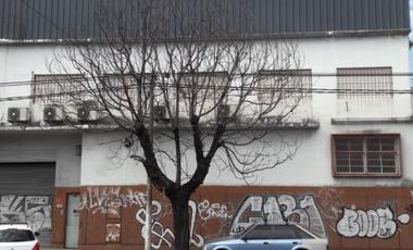 IMPORTANTE INMUEBLE INDUSTRIAL 1900 m2