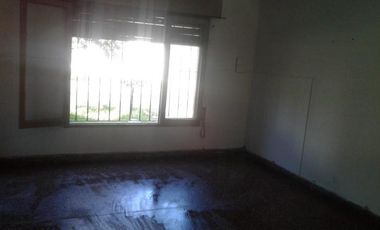 Venta de casa en esquina en Boulogne