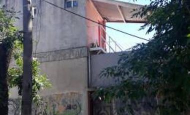 EXCELENTE TERRENO CON CONSTRUCCIÓN