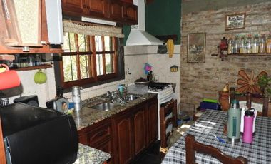Casa ideal 2 familias o una familia más taller