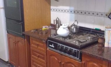 PERMUTA CHALET A 10 CUADRAS DE ESTACION DE HURLINGHAM