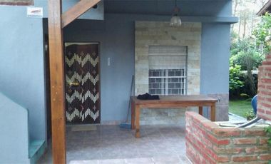 EXCELENTISIMO CHALET DE 5 AMB EN 2 PLANTAS CON COCHERA.
