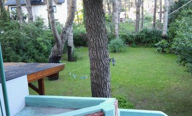 EXCELENTISIMO CHALET DE 5 AMB EN 2 PLANTAS CON COCHERA.