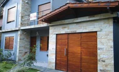 EXCELENTISIMO CHALET DE 5 AMB EN 2 PLANTAS CON COCHERA.