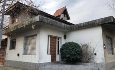 CASA 5 AMBIENTES EN 2 PLANTAS EXCELENTE ESTADO