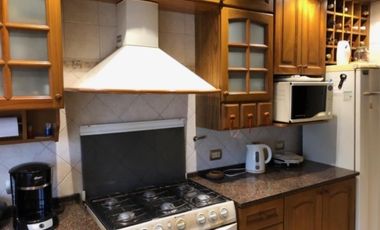 CASA 5 AMBIENTES EN 2 PLANTAS EXCELENTE ESTADO
