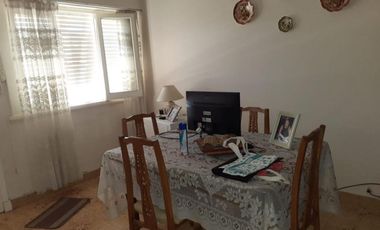 Chalet 4 ambientes con garage zona Puerto