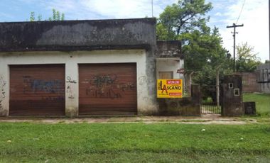 Casa en venta en Almirante Brown, Almirante Brown - Cochera