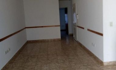 DEPARTAMENTO 2 Amb. c/ Fondo y COCHERA