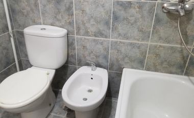 DEPARTAMENTO 2 Amb. c/ Fondo y COCHERA