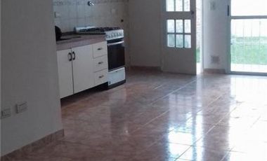 DEPARTAMENTO 2 Amb. c/ Fondo y COCHERA