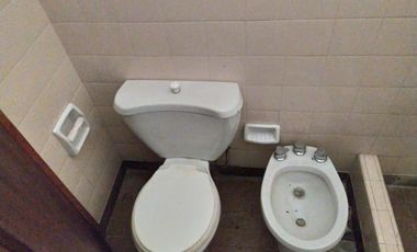 Vivienda familiar con Dpto en Interior Refaccionada