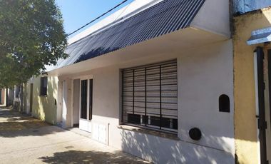 Vivienda familiar con Dpto en Interior Refaccionada