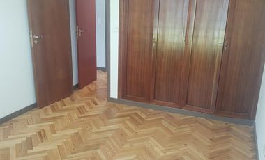 CASA EN UNA PLANTA RECICLADA NUEVA