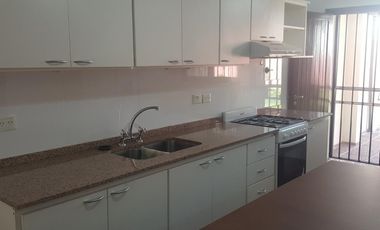 CASA EN UNA PLANTA RECICLADA NUEVA