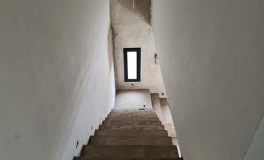 Hermoso vivienda con pileta en Barrio Santa Ana