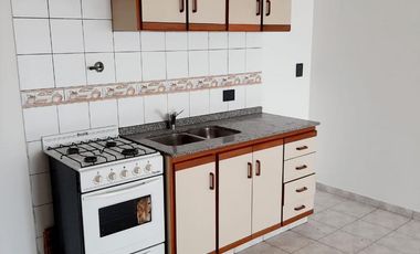 DPTO 2 AMB FRENTE A 2 CUADRAS PLAZA SAN MARTIN