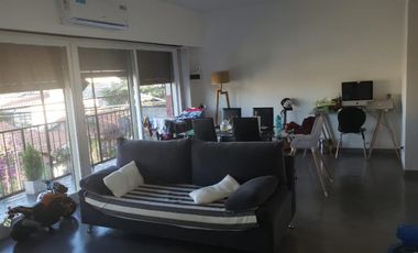 SAN MARTÍN CENTRO PISO ÚNICO 3 AMB. AL FRENTE C/BALCÓN 2° P