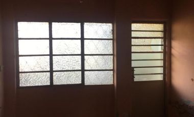 Casa de 3 Ambientes a 150 mts de Santos Vega