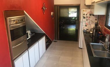 CASA 4 AMBIENTES- V.BALLESTER
