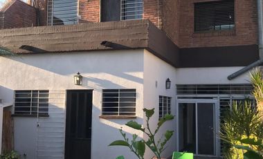 CASA 4 AMBIENTES- V.BALLESTER