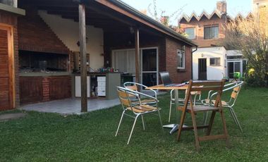 CASA 4 AMBIENTES- V.BALLESTER
