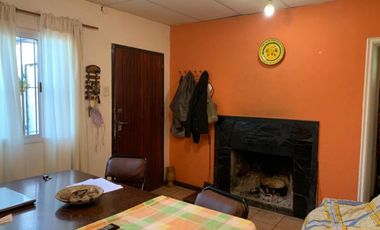 Casa a la venta o permuta por casa en pueblo cerca de Junín.