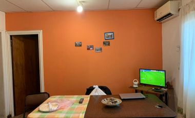Casa a la venta o permuta por casa en pueblo cerca de Junín.
