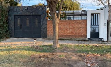 Casa a la venta o permuta por casa en pueblo cerca de Junín.