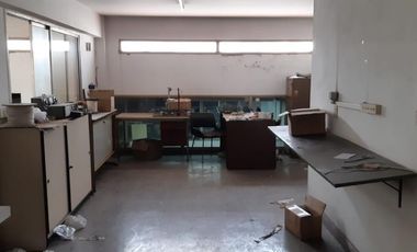 GALPON 770 m2 2 PLANTAS CON MONTACARGAS