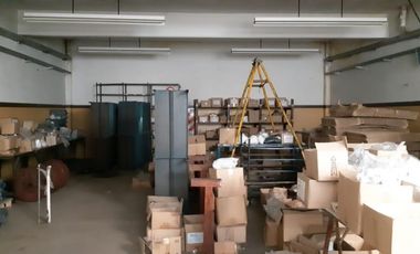 GALPON 770 m2 2 PLANTAS CON MONTACARGAS