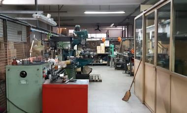 GALPON 770 m2 2 PLANTAS CON MONTACARGAS