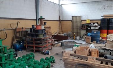 GALPON 770 m2 2 PLANTAS CON MONTACARGAS