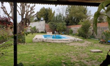 Hermoso Chalet sobre Payro, Barrio Los Alamos, Glew