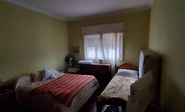 Hermoso Chalet sobre Payro, Barrio Los Alamos, Glew