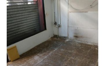 a pasos de calle Libertad