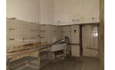 a pasos de calle Libertad