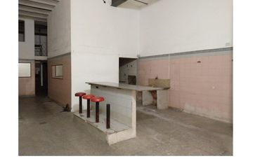 a pasos de calle Libertad