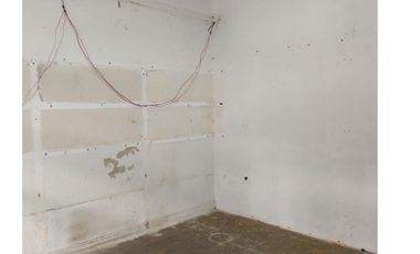 a pasos de calle Libertad