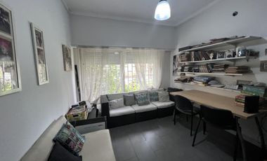Casa de 5 ambientes con parque y piscina