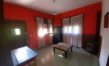 Comodo chalet sobre Ramon Franco 380, Glew