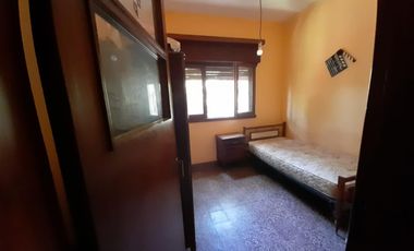 Comodo chalet sobre Ramon Franco 380, Glew