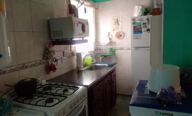 CASA EN VENTA EN GONZALEZ CATAN, CON LOCAL