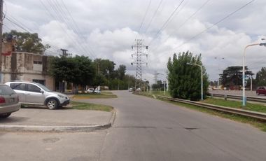 CASA EN VENTA EN GONZALEZ CATAN, CON LOCAL