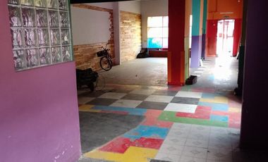 Casona s/Ayacucho a metros de 3 de Febrero