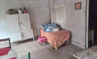 Local Con Vivienda en Venta En Gonzalez Catan