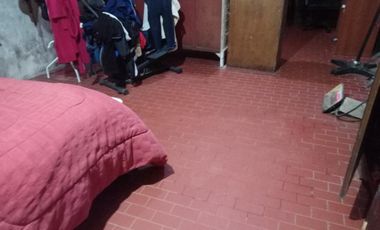 Local Con Vivienda en Venta En Gonzalez Catan